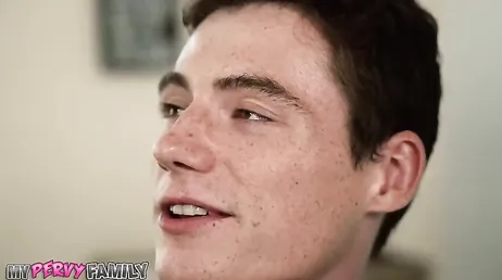 Hijo, me voy de compras, si llega papá dile que no tardaré en llegar