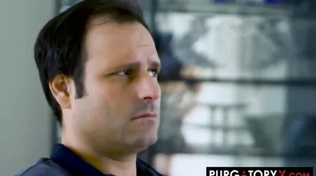 Desde que estoy en silla de ruedas mi mujer no me folla, se folla a otros