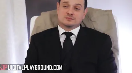 A mi mujer se la están metiendo por detrás delante de mí .., me gusta verlo