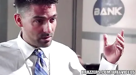 No solo soy detenido sino que además se folla el cabrón a mi mujer !!