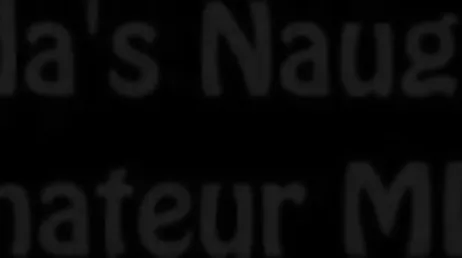 Le meto un enorme consolador a mi chico por el culo y se corre al momento !!