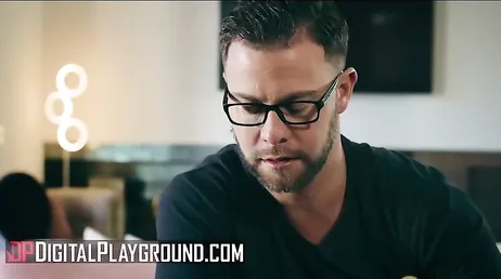 Menudo culo tiene la amiga de mi mujer, lo que daría por comérselo !!