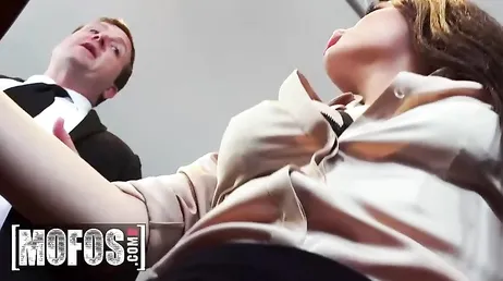 Por algo el culo de Lana Rhoades es de los más deseados del porno actual