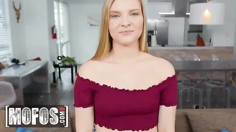 J Mac le come todos los agujeros a la rubia maravillosa Harlow West