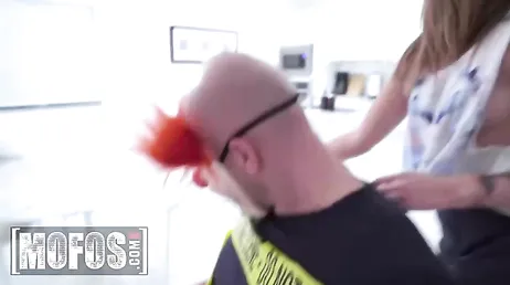 Parece que las amigas están un poco aburridas y no debería de ser así