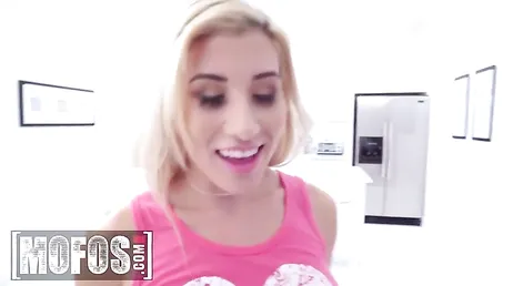 Parece que las amigas están un poco aburridas y no debería de ser así