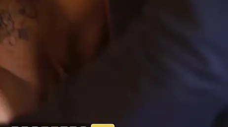 A mi hijastra le gustan mucho los hombres con las pollas gordas y grandes