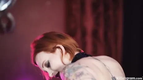 Quel culone della MILF inglese Zara Durose è fottuto così bene, accidenti...