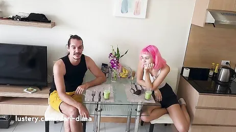 Que ganas tengo de follarme a mi compañero de habitación joder ... !!