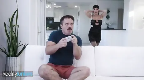 Me gusta que me coma mis dos enormes y maravillosas tetas gordas