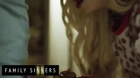 Como le gusta a mi hijastra que se la penetre de lado, la pone muy cachonda