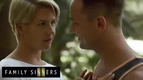 La vecina divorciada tiene sexo con el hijo de la vecina, menuda zorra