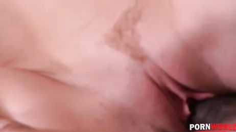 Pero bueno Alexis Crystal, menuda polla negra te estás comiendo