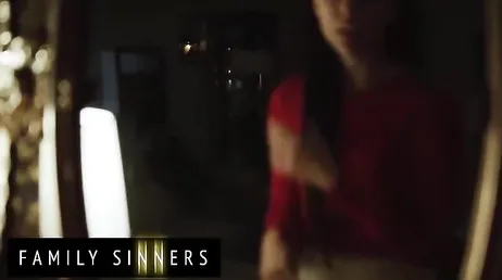 Menuda mamada me está haciendo y además, mirar que coñito tiene joder ...