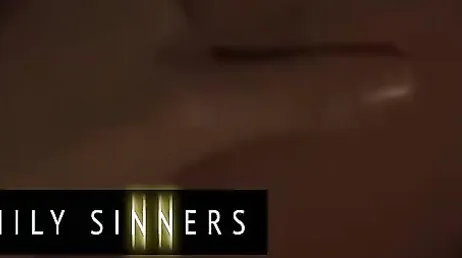 Menuda mamada me está haciendo y además, mirar que coñito tiene joder ...