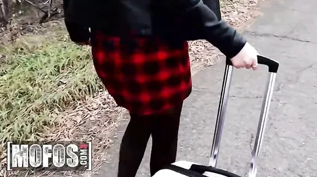 La rusa Stacy Starando nos lo come todo, joder que mamada amigos !!