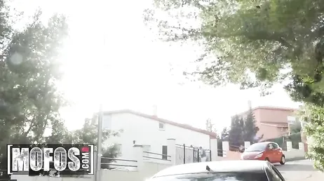 Jordi El Niño Polla y Penelope Cross, sexo gratis en plena calle