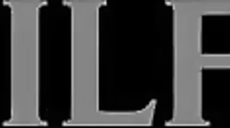 Uno de mis empleamos me rompe las medias y ahora me mete los dedos