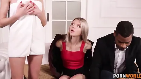 Madre mía mamá !! te la acaba de clavar toda por detrás, no te duele?