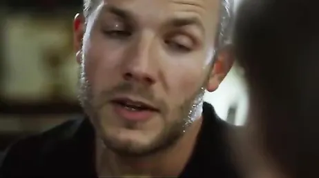 Entro en mi habitación y sorpresa, tengo a mi cuñada cachonda perdida