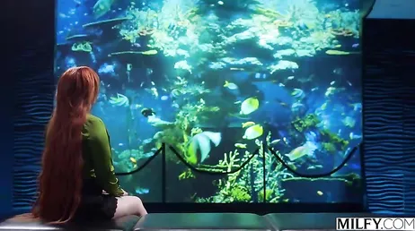 Este jovencito no ha visto unas tetas como las mías y su amigo negro tampoco !!