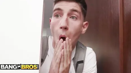 La húngara Angelica Heart está preparando su estrecho agujero más deseado ..