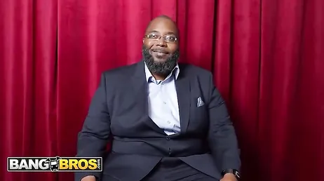 Una de las tres hoy grabará su primer video de sexo gratis XXX para BangBros