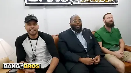 Ahi la tenéis amigos, preparada para su primer casting porno para Bang Bros !!