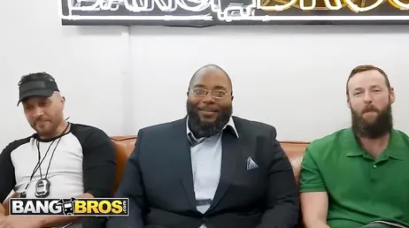 Ahi la tenéis amigos, preparada para su primer casting porno para Bang Bros !!