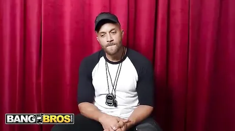 Ahi la tenéis amigos, preparada para su primer casting porno para Bang Bros !!