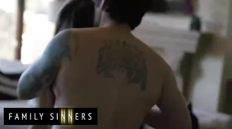 Intento consolar a mi padrastro, ha vuelto a discutir con mi madre me temo ..