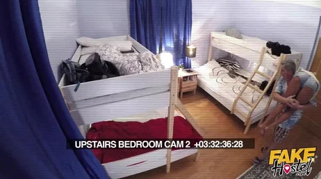 Ni se te ocurra gritar, te vas a venir a mi habitación y te voy a sodomizar !!