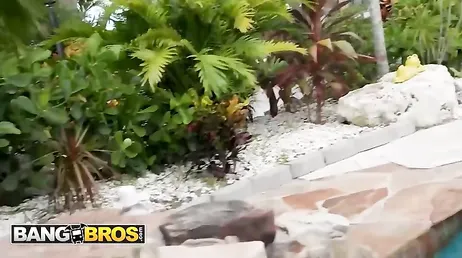 Que bien se lo pasan las amigas y la escena aún se calentará mucho más