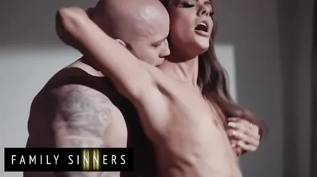 Antes de irme a casa el marido de mi mejor amiga me penetra y se corre dentro