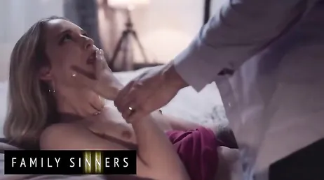 No dejo que mi jefe se vaya, me lo quiero follar y me lo voy a follar