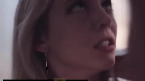 No dejo que mi jefe se vaya, me lo quiero follar y me lo voy a follar