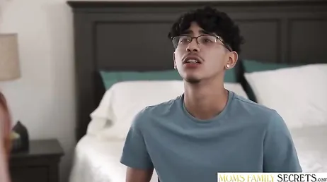 La madre o la hija, quien me la chupará primero? menudas dos zorras