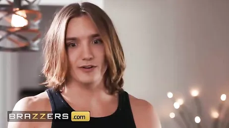 Joder mamá, como no le dejes respirar va a morir en tu entrepierna .., pobre hombre !!