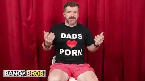 Como le gusta a papá el culo de mi mejor amiga .., se lo va comer si o si !!