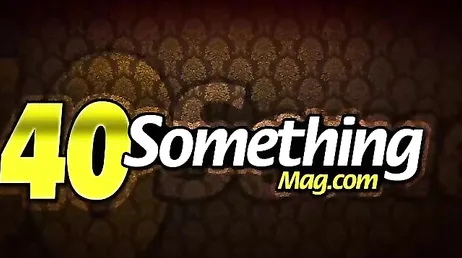 Veo a la madre de mi novia cambiarse de ropa .., joder como está la china !!