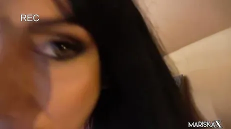 A estas amigas lesbianas les gusta grabarse para ver después sus folladas XXX