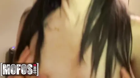 En todas las fiestas universitarias acaban teniendo sexo las jovencitas gratis