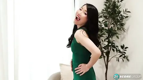 Qué vas a hacer con ese consolador querida Kiki King? te vas a masturbar?