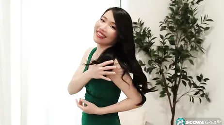 Qué vas a hacer con ese consolador querida Kiki King? te vas a masturbar?