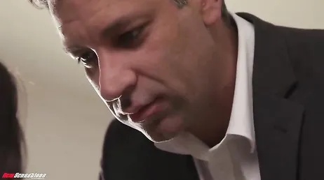 Todos le querrían comer el coño a mi secretaria asiática, video XXX de asiáticas