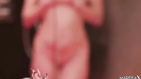 Nos encanta ver como dos buenas amigas hacen guarradas muy pornos !!