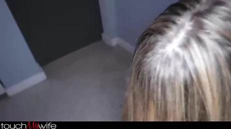 La rubia está viendo las estrellas, joder, menuda follada interracial