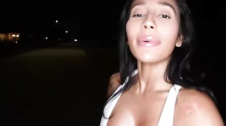 Mi hermanastra tiene el culo más potente que he visto en mi vida