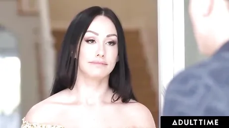 Video porno gratis con una mujer morena con las tetas perfectas