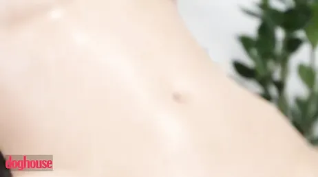 El joven masajista me acaba de meter los dedos hasta el fondo de mi vagina